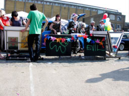 Vauxhall-Art-Car-Boot-02.jpg